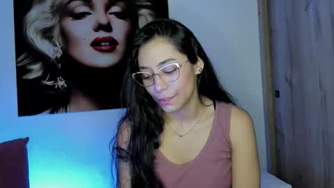 Snapshot of tania06 chatting on October 22, 1:24 pm tania06 online show from October 22, 1:24 pm