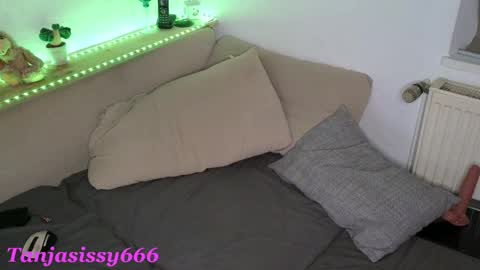 Tanja Teufelchen online show from March 1, 4:06 am