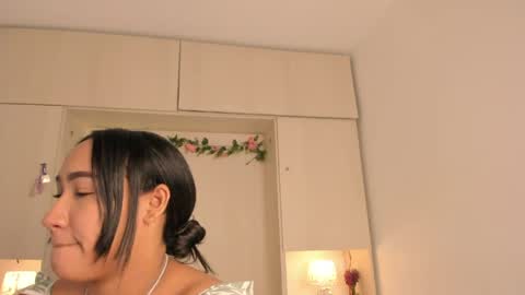  T A R A  online show from April 17, 4:37 am