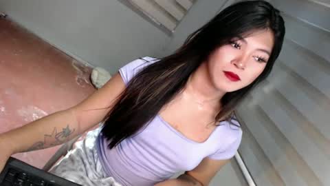 Snapshot of tasteofinnocent69 chatting on January 27, 4:52 am   online show from January 27, 4:52 am