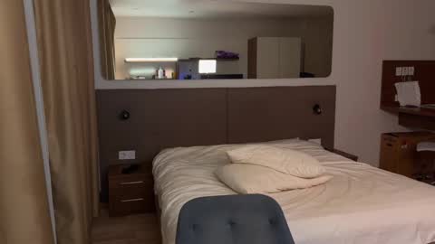 My shows 2100500 UTC3 online show from November 11, 4:03 am