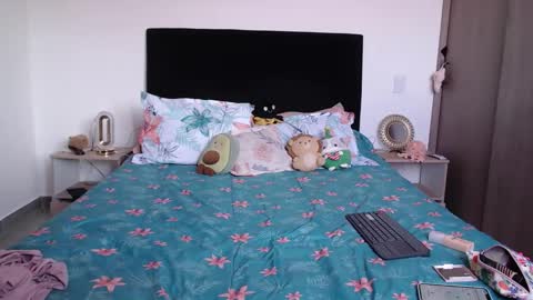 tatiana_monteros online show from April 22, 1:40 pm