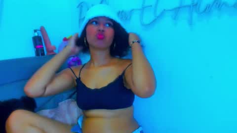 tatianasquirthot online show from March 14, 7:18 pm