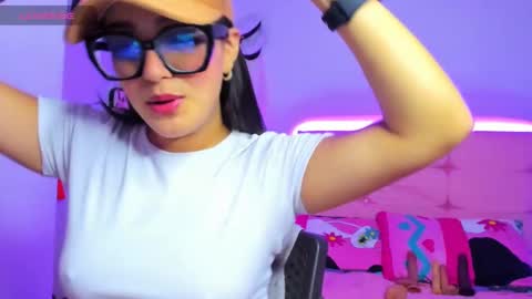 Tatiss online show from December 13, 1:37 am