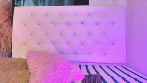 tatix online show from April 22, 6:59 pm