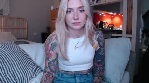 tattoobbgirl online show from March 1, 5:49 pm