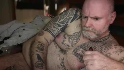 Tattooeddilf 01 online show from April 6, 12:08 am