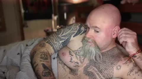 Tattooeddilf 01 online show from December 16, 3:03 am