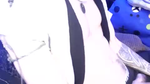 Snapshot of tattooman777 chatting on October 17, 5:22 am Jean pool online show from October 17, 5:22 am