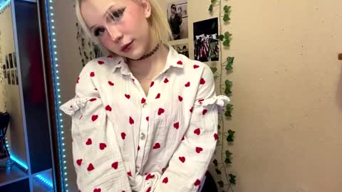 Lily online show from March 15, 6:33 pm