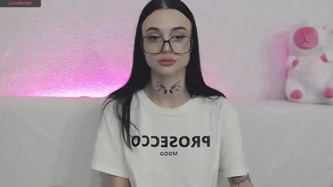 Taya online show from October 20, 4:56 pm