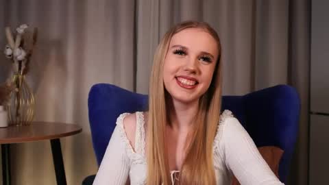Taya online show from April 10, 5:28 pm
