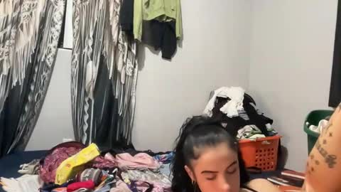 badgirltay online show from February 15, 5:09 am