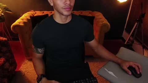 Tayler online show from December 2, 1:15 am