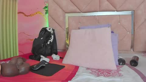 Sarah  online show from April 21, 6:48 pm