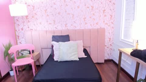 Taylor Bennet online show from January 5, 5:27 pm