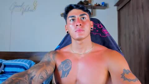 taylor_mclane1 online show from March 30, 5:13 pm