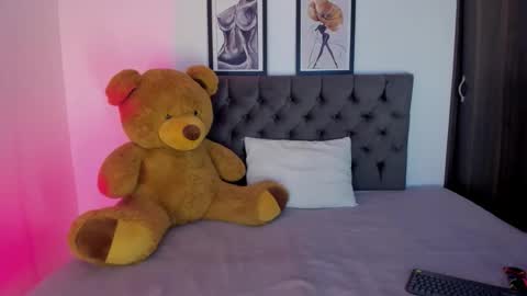 Taylor  online show from December 2, 5:59 am