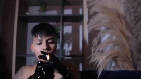 Taylor online show from October 7, 6:59 pm