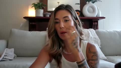 Taylor online show from January 28, 1:08 am