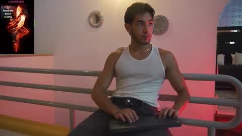 taylorsmiths_ online show from January 17, 4:11 am