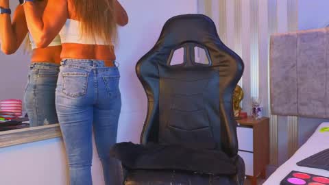 tayra online show from April 21, 7:10 pm