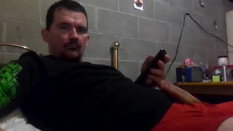 tbaxter95187 online show from April 30, 6:40 am