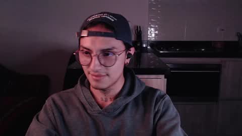 Teo independent model online show from February 19, 2:55 am