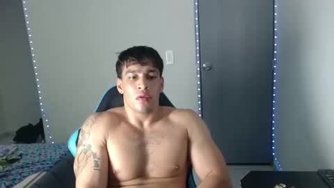 team23hot0 online show from November 13, 5:43 am