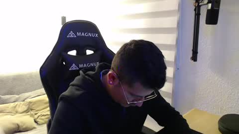 DYNAMITE DUO69 online show from April 24, 12:40 pm