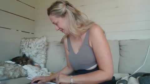 Snapshot of teasemechanic69_420 chatting on September 10, 7:15 pm teasemechanic69_420 online show from September 10, 7:15 pm