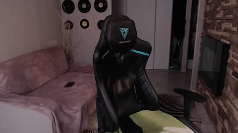 Teddy online show from March 24, 6:08 am