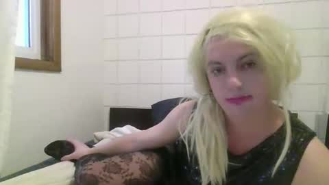 teepz97 online show from November 28, 4:25 pm