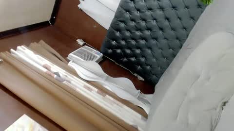 EVA GLASSCOTT online show from December 14, 12:55 am