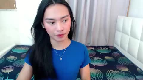 YOGIRL MAXINE online show from May 7, 9:49 am