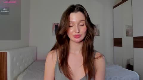 Snapshot of tender_babyy chatting on February 6, 5:30 pm Sexy girl Li online show from February 6, 5:30 pm