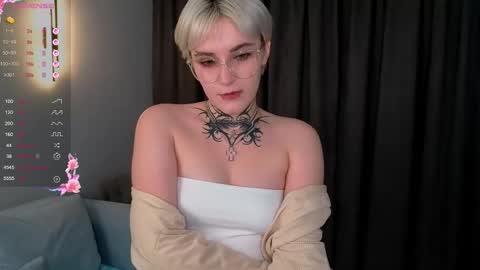 Maria online show from January 9, 2:22 pm