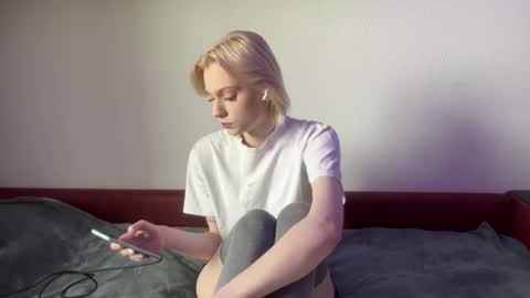 Anna online show from March 9, 5:01 am