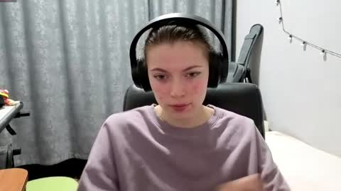 Anny Simpson online show from April 22, 9:11 pm