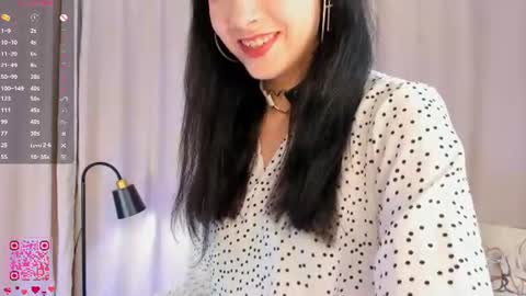 Caroline online show from June 30, 6:28 pm