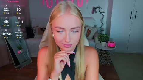 TessaHamilton online show from July 7, 2:43 pm
