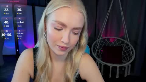 TessaHamilton online show from November 30, 9:27 am