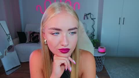 TessaHamilton online show from July 13, 11:58 am