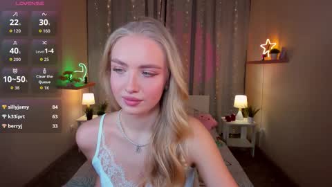 TessaHamilton online show from January 16, 1:42 pm