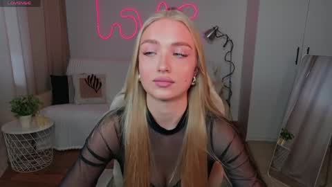 TessaHamilton online show from March 29, 9:33 am