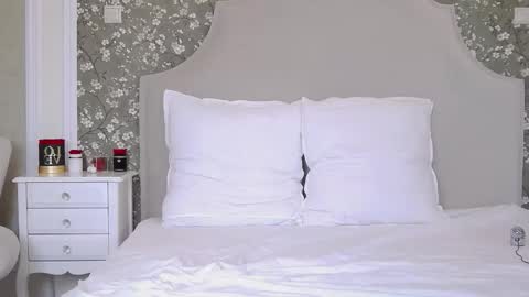 tessaquins online show from November 28, 8:49 pm