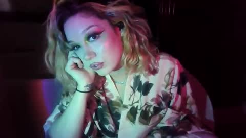TEXASGIRLLLL online show from May 6, 11:44 pm