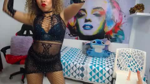 Snapshot of thalia_mills19 chatting on September 22, 4:49 am Andrea online show from September 22, 4:49 am