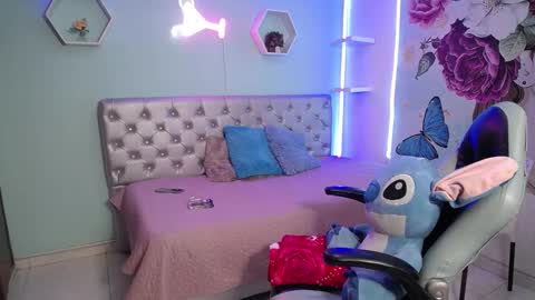 Snapshot of thalia_mills19 chatting on September 30, 6:13 am Andrea online show from September 30, 6:13 am