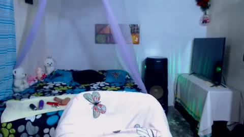 thaliaa  online show from November 26, 5:37 am